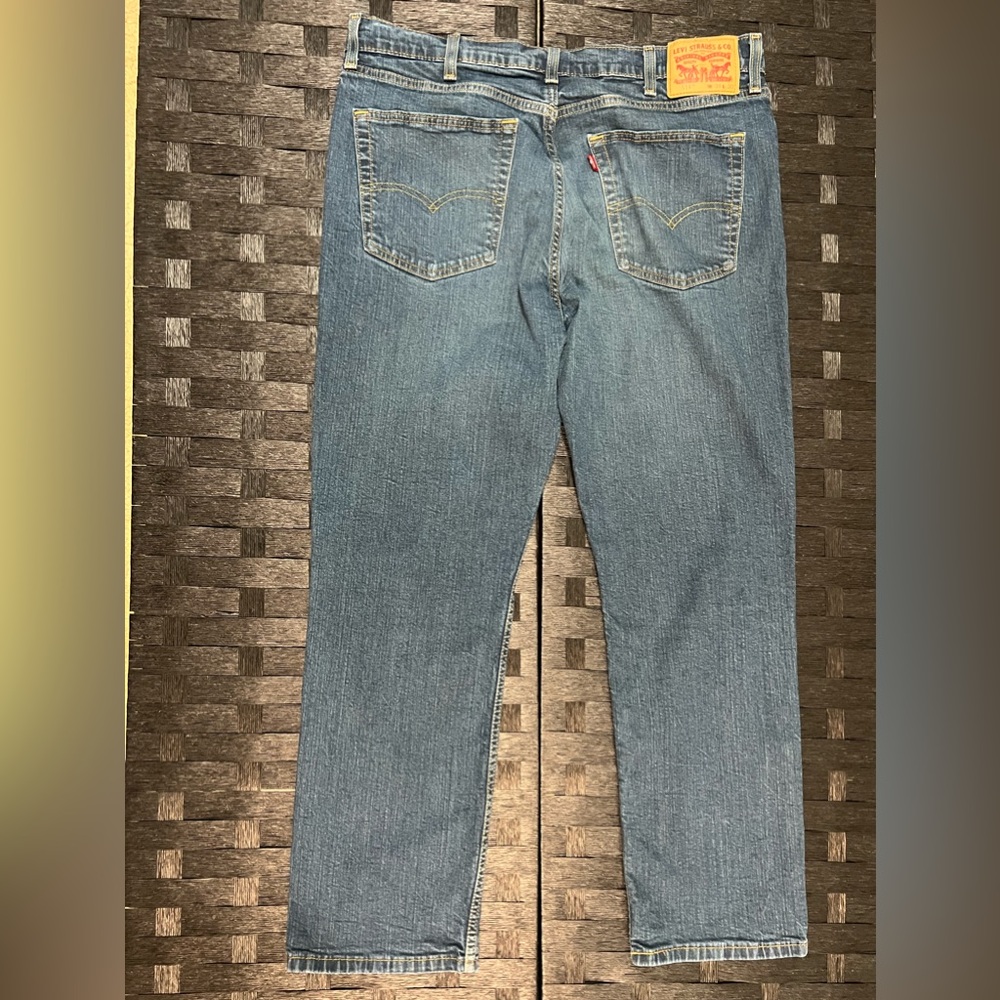 Like New Levi's® Men's 514™ Straight Jeans in Burch